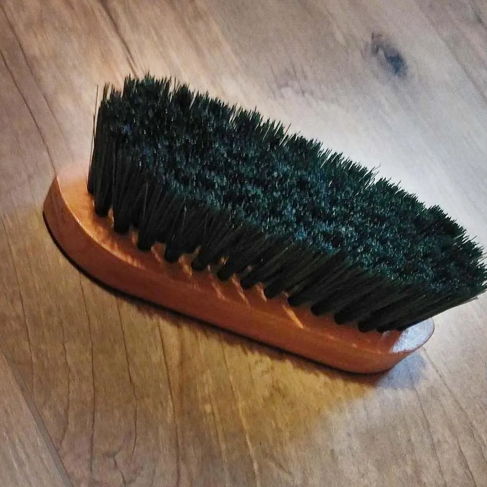 Striglia cavalli Beikircher legno setole dure 16 cm