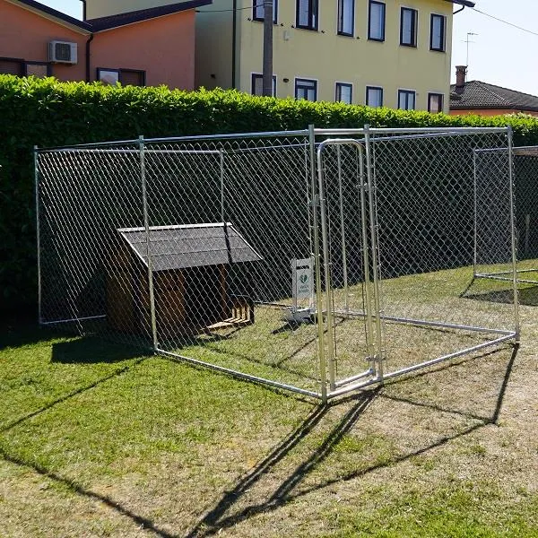 Il Verde Mondo Lassie 3,96x2,28 senza tetto senza porta ciotole box cani