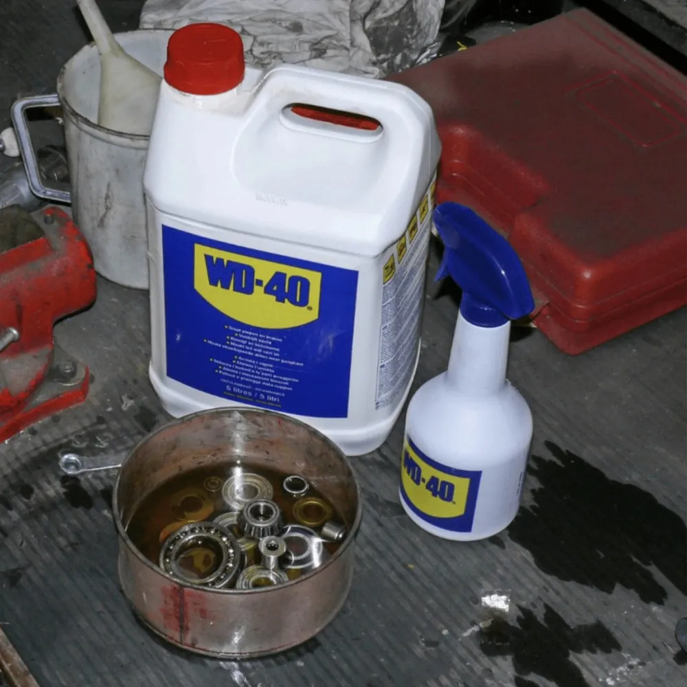 WD-40 Multiuso lubrificante 5L tanica sbloccante